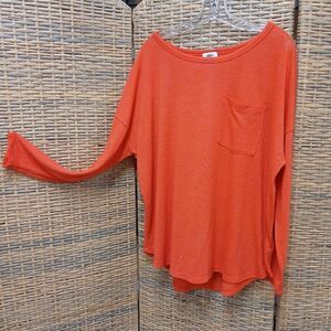 Old Navy XL Orange Long Sleeve Tee Shirt Pocket Shirt Tail Super Soft Stretch